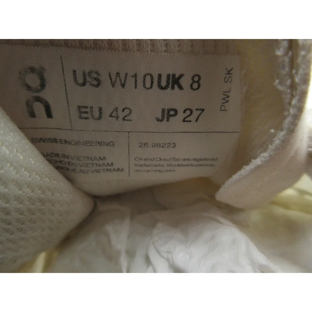 On‎ Running Cloudnova Shoes Womens Size 10 White Cream Gum CloudTec 26.98223